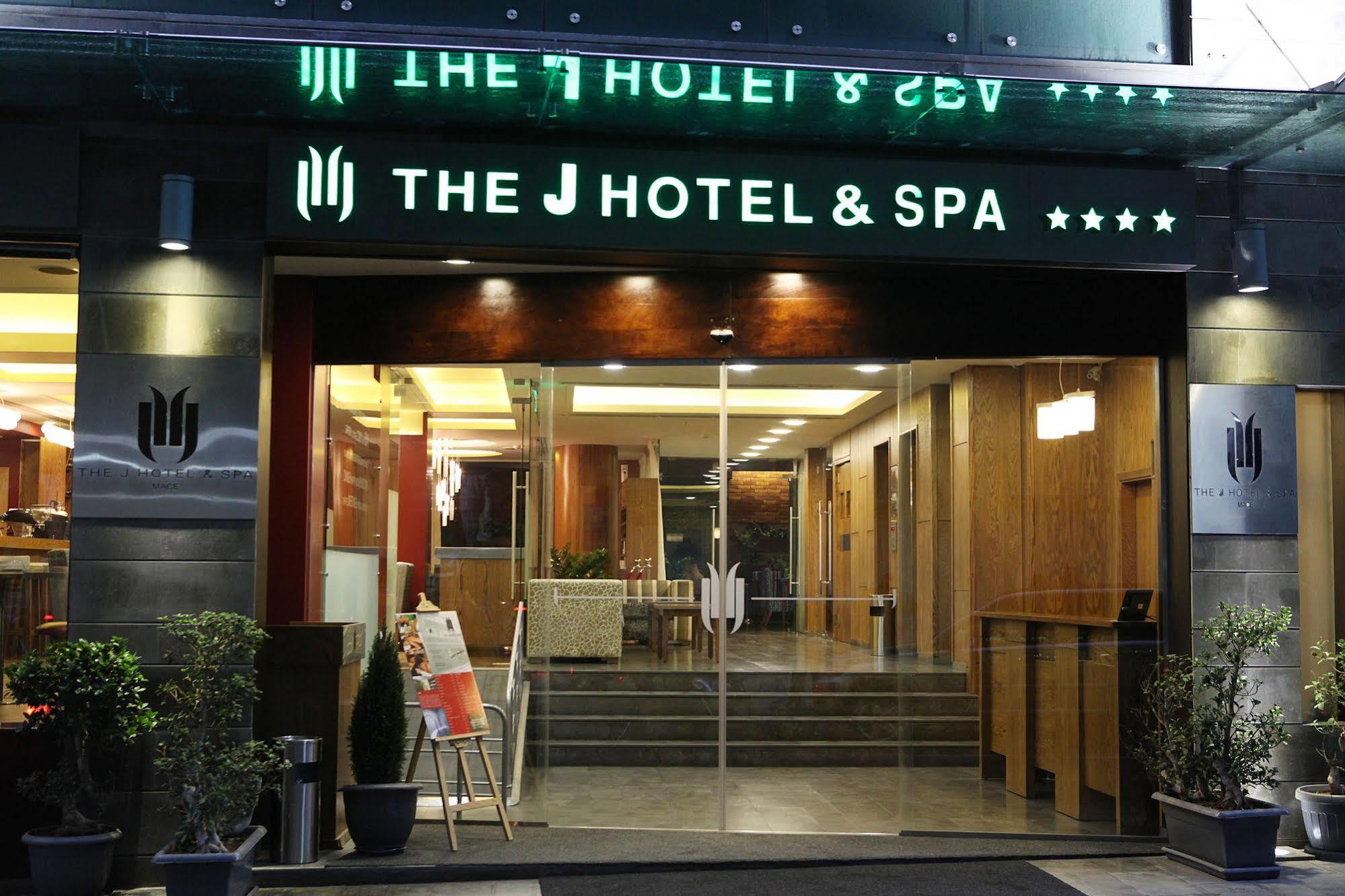 The J Hotel & Spa Beirut Exterior foto